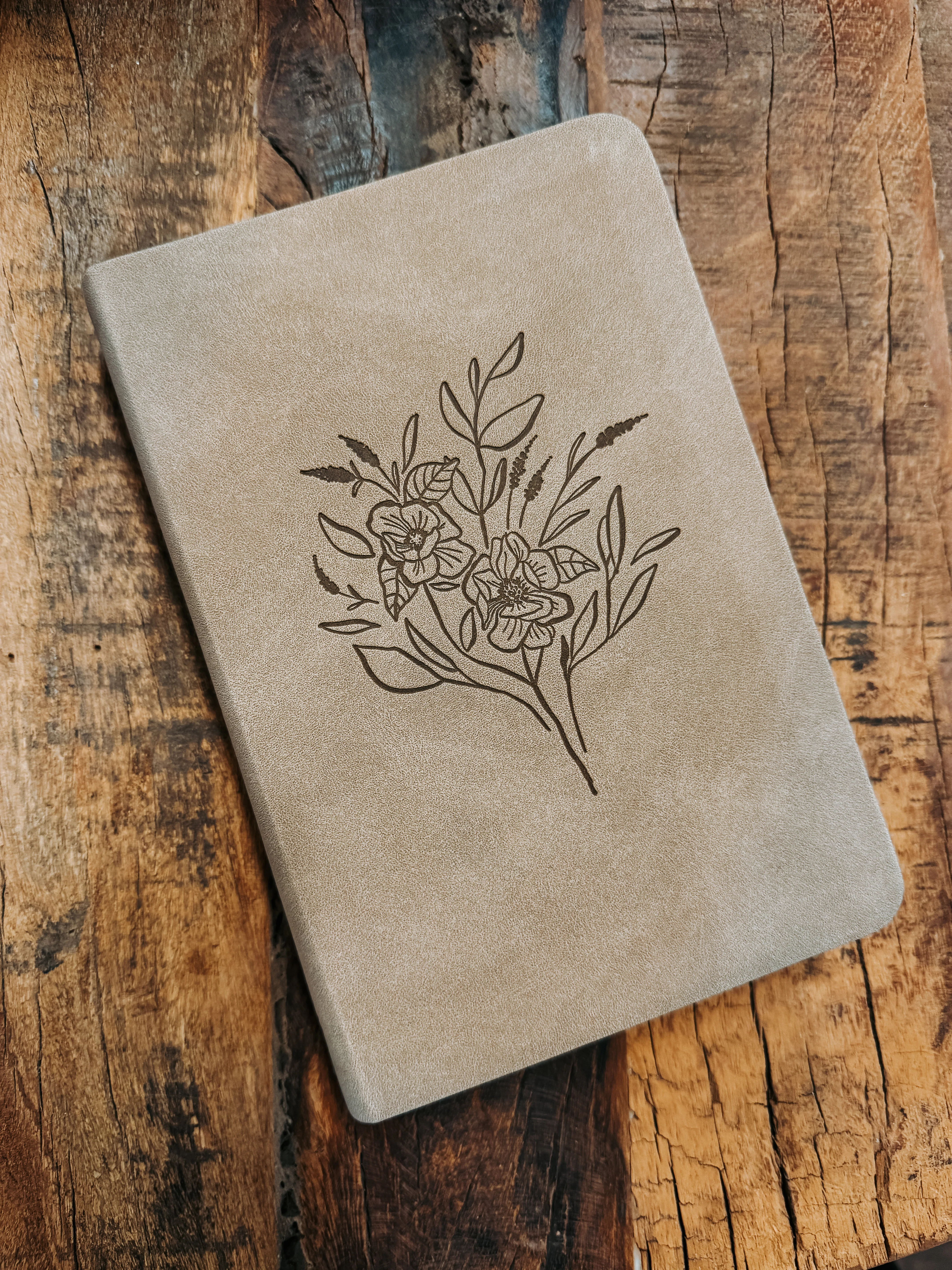 NLT Compact Bible | Marlo Theme - Image 3