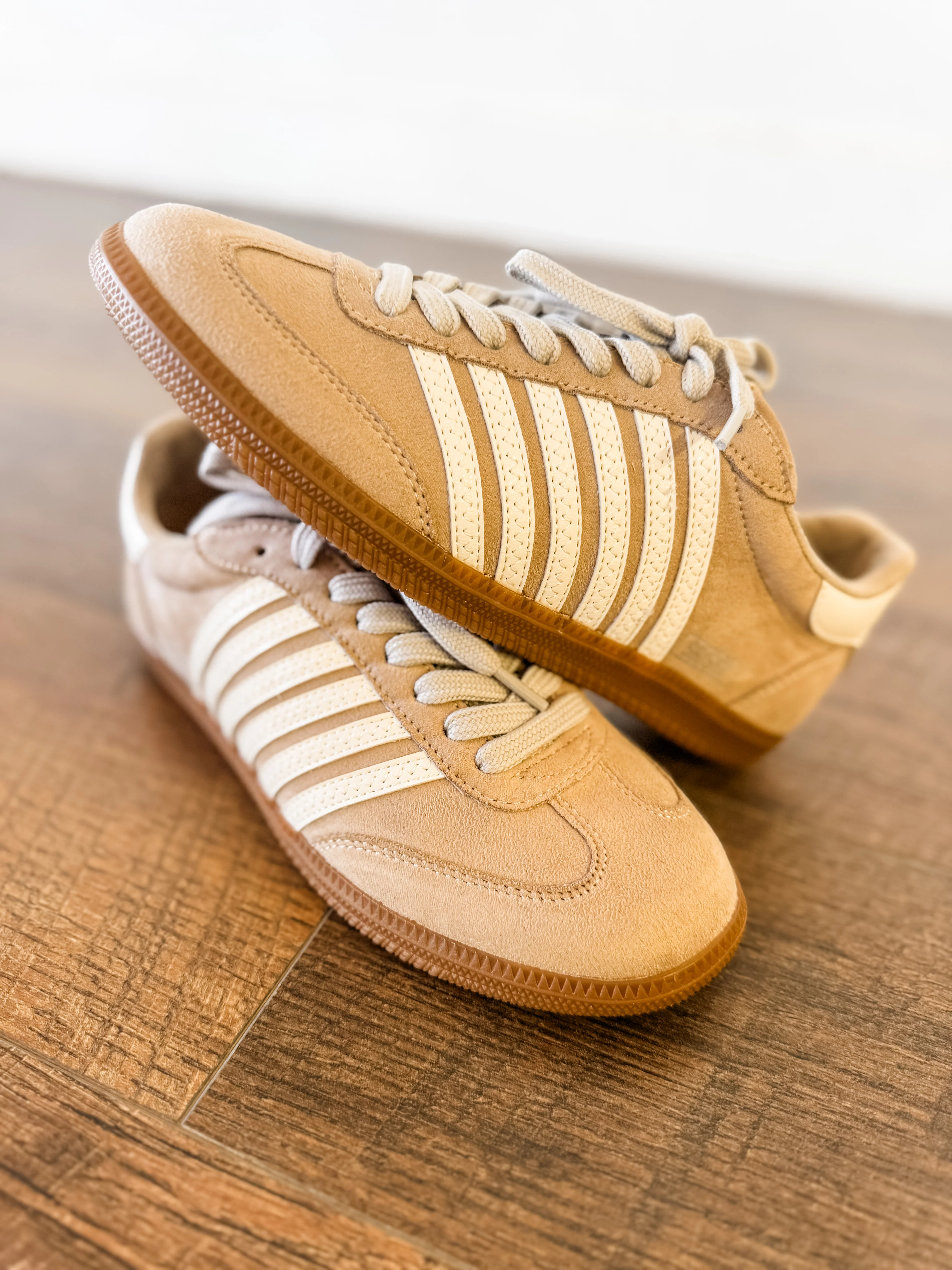 Rylin Shu Shop Sneaker - Image 2