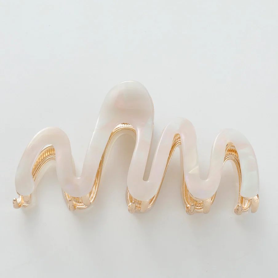 Willow Rosé Squiggle Hair Claw - Image 3
